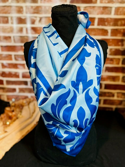 Amicae Scarf