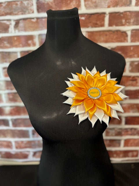 Philo Flower Pin